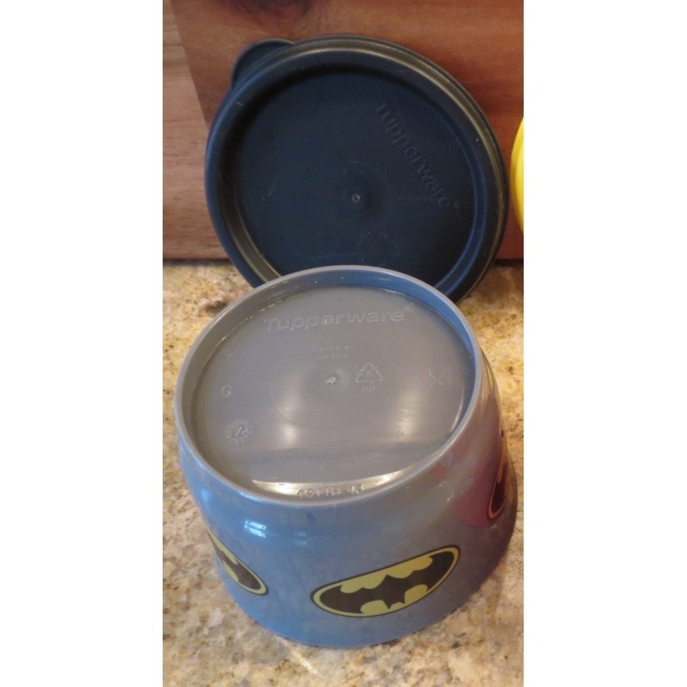 Batman DC Comics Tupperware Snack Container Superhero Small Plastic 4 oz - Picture 4 of 4